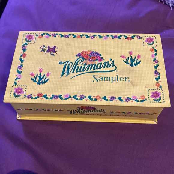 1947 Vintage Whitman's Sampler Tin Hinged Box - Picture 6 of 14